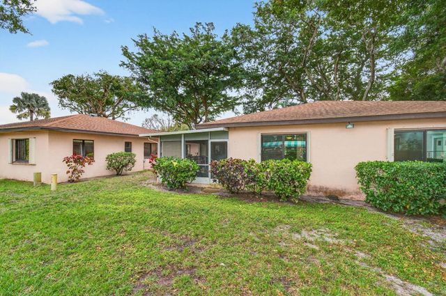 14584 Bonaire Boulevard, Delray Beach, FL 33446