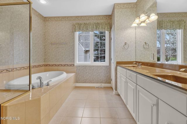 3519 Deer Creek Drive, Maumee, OH 43537