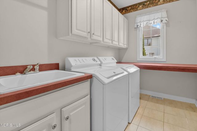 3519 Deer Creek Drive, Maumee, OH 43537