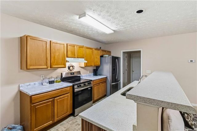 6031 Grovegate Lane, Tucker, GA 30084