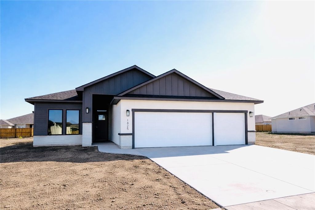 1425 Chloe Cay St, Corpus Christi, TX 78415