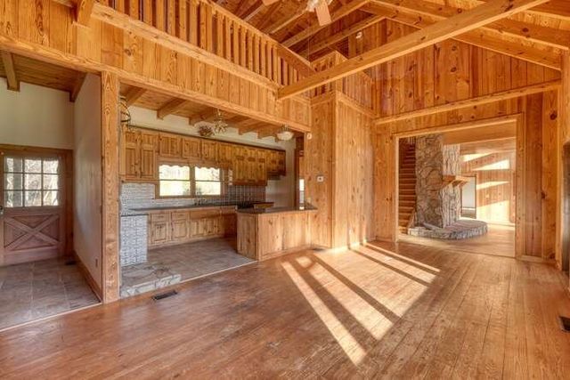 62 Stable Gate Drive, Blairsville, GA 30512