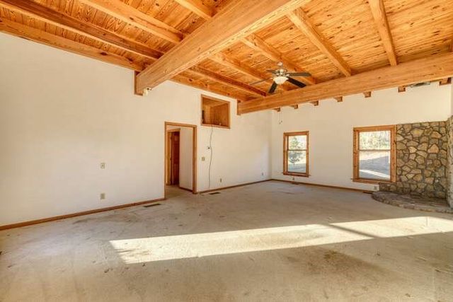 62 Stable Gate Drive, Blairsville, GA 30512