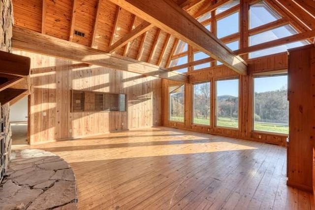 62 Stable Gate Drive, Blairsville, GA 30512