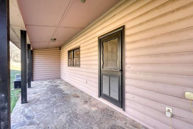 62 Stable Gate Drive, Blairsville, GA 30512