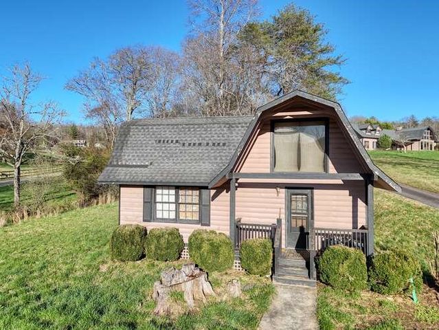 62 Stable Gate Drive, Blairsville, GA 30512