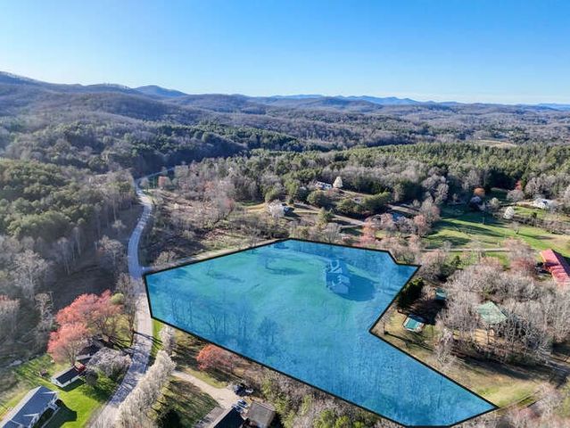 62 Stable Gate Drive, Blairsville, GA 30512