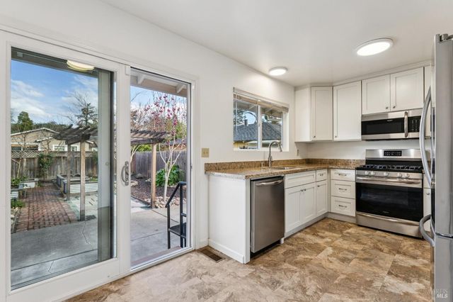 18023 Mulberry Ave, Sonoma, CA 95476