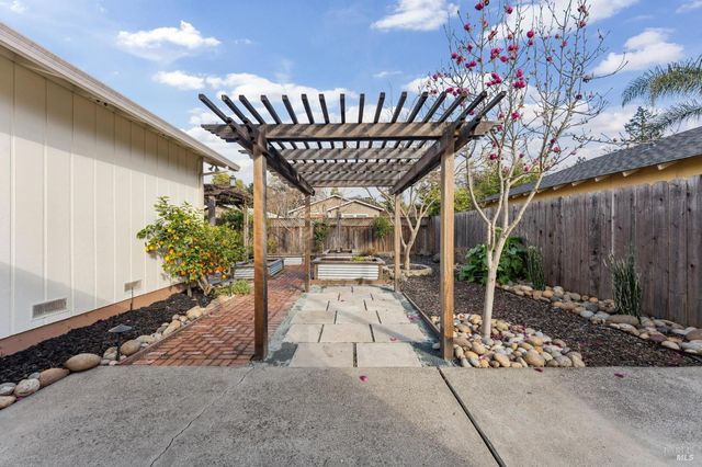 18023 Mulberry Ave, Sonoma, CA 95476