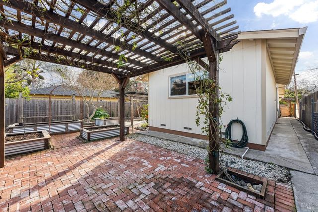 18023 Mulberry Ave, Sonoma, CA 95476