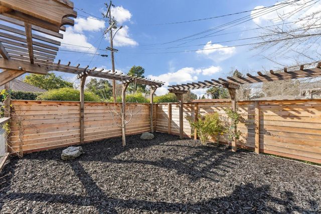 18023 Mulberry Ave, Sonoma, CA 95476