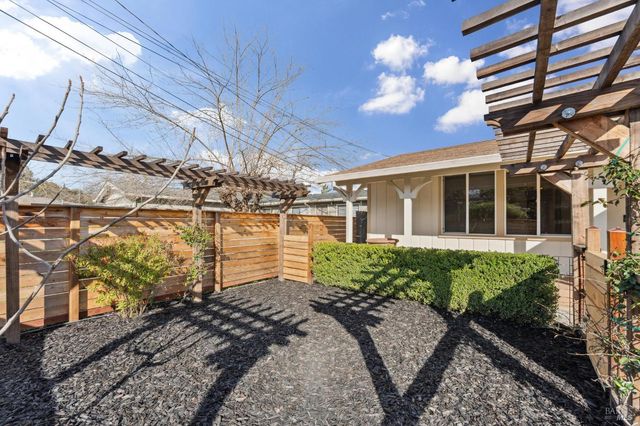 18023 Mulberry Ave, Sonoma, CA 95476