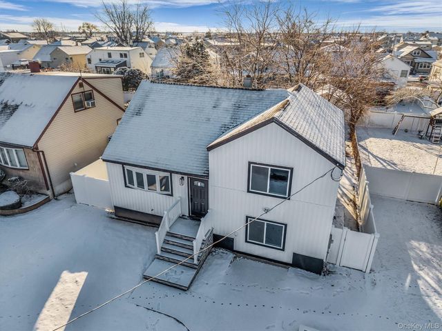 39 Layton Street, Freeport, NY 11520