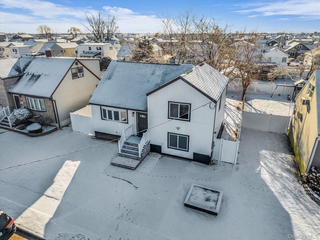 39 Layton Street, Freeport, NY 11520