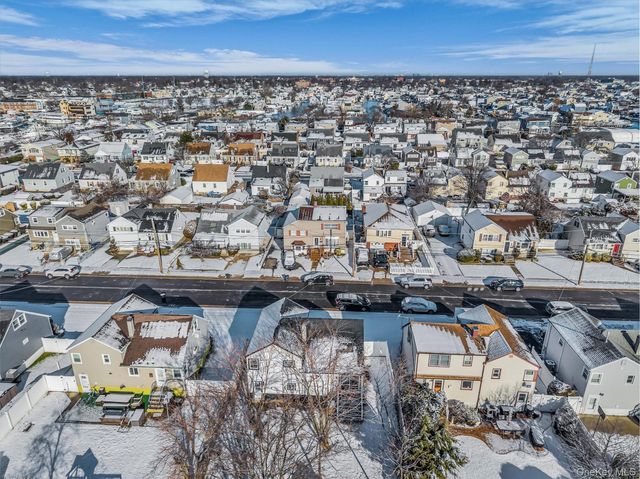 39 Layton Street, Freeport, NY 11520