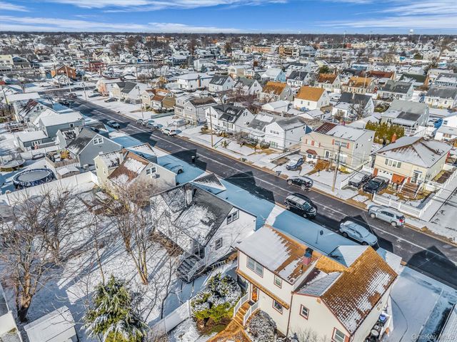 39 Layton Street, Freeport, NY 11520