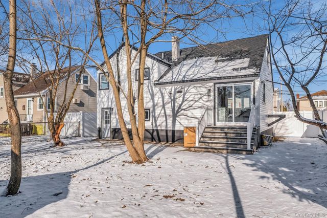 39 Layton Street, Freeport, NY 11520