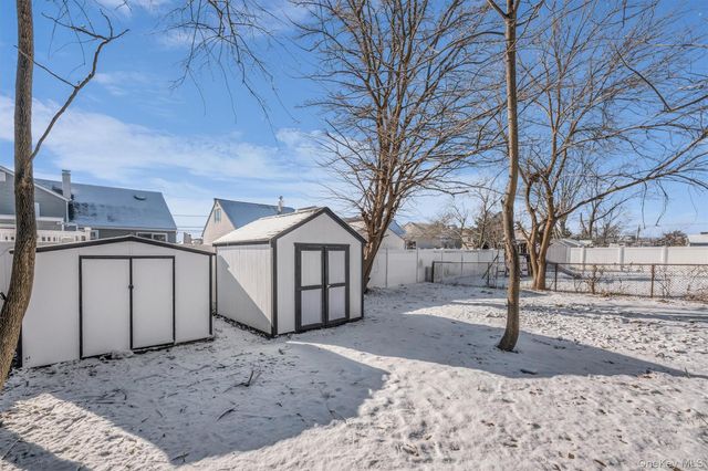 39 Layton Street, Freeport, NY 11520