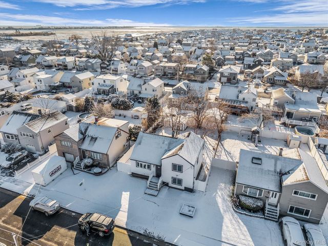 39 Layton Street, Freeport, NY 11520