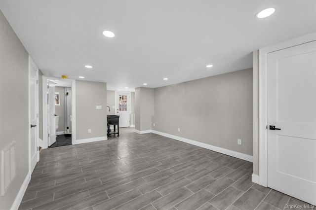 39 Layton Street, Freeport, NY 11520