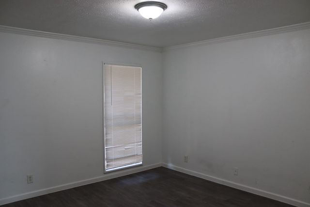 928 S Weatherred Drive, Richardson, TX 75080