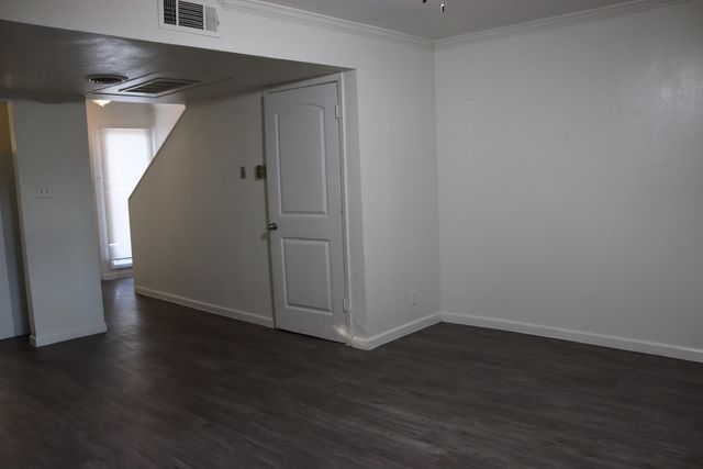 928 S Weatherred Drive, Richardson, TX 75080