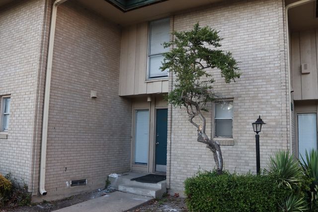 928 S Weatherred Drive, Richardson, TX 75080