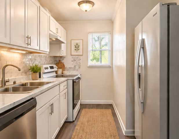 928 S Weatherred Drive, Richardson, TX 75080