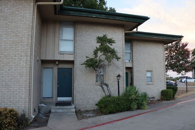 928 S Weatherred Drive, Richardson, TX 75080