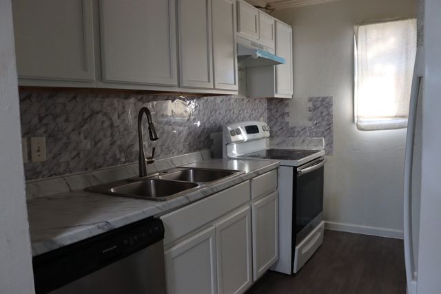 928 S Weatherred Drive, Richardson, TX 75080