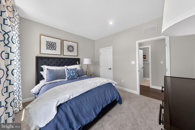 602 VAN BUREN CT, Swedesboro, NJ 08085