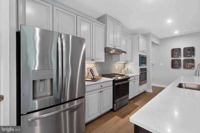 602 VAN BUREN CT, Swedesboro, NJ 08085