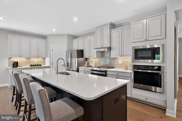 602 VAN BUREN CT, Swedesboro, NJ 08085