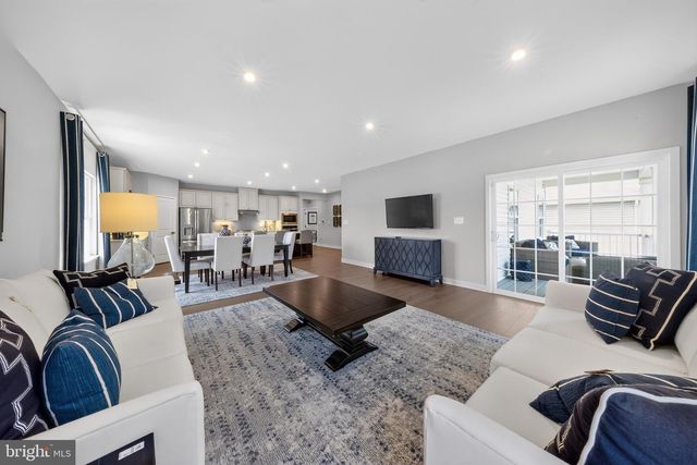 602 VAN BUREN CT, Swedesboro, NJ 08085