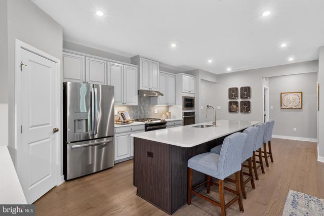 602 VAN BUREN CT, Swedesboro, NJ 08085