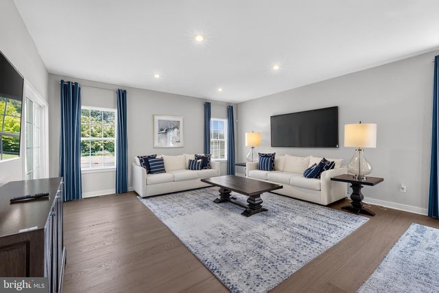 602 VAN BUREN CT, Swedesboro, NJ 08085