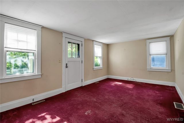 31 North Ellicott Street, Amherst, NY 14221