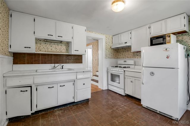 31 North Ellicott Street, Amherst, NY 14221