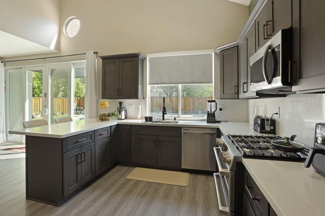 1134 Sangria Ln, Manteca, CA 95336