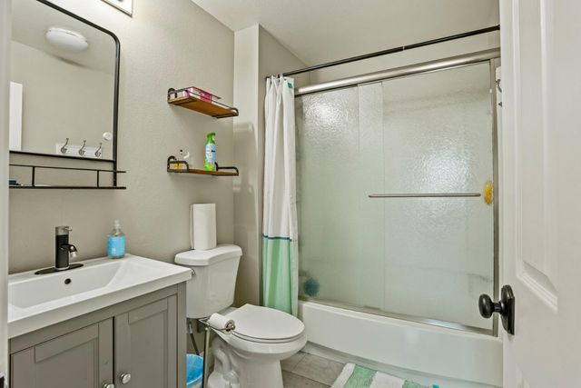 1134 Sangria Ln, Manteca, CA 95336