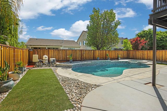 1134 Sangria Ln, Manteca, CA 95336