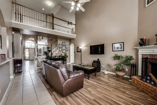 6329 Redeagle Creek Drive, Fort Worth, TX 76179