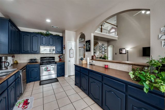 6329 Redeagle Creek Drive, Fort Worth, TX 76179