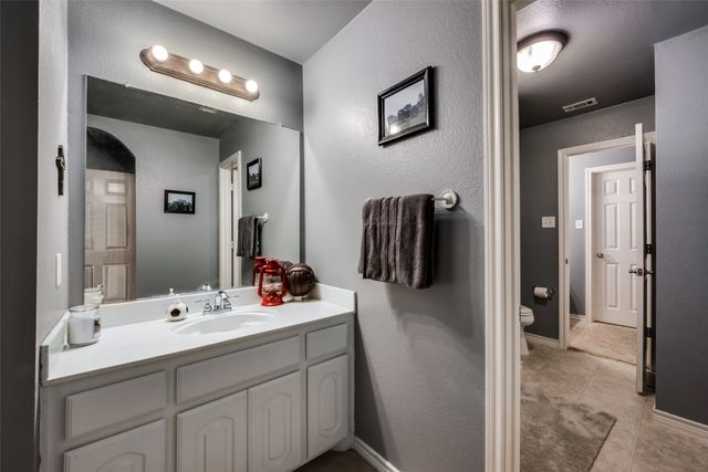 6329 Redeagle Creek Drive, Fort Worth, TX 76179