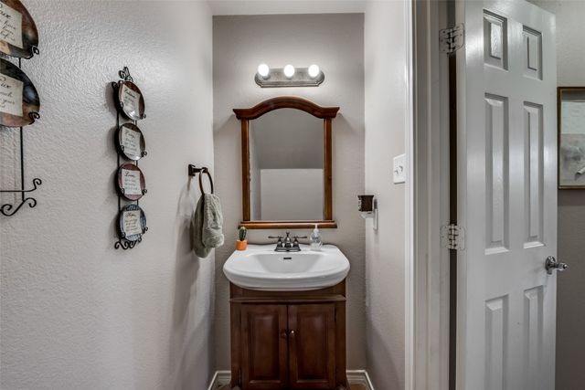 6329 Redeagle Creek Drive, Fort Worth, TX 76179