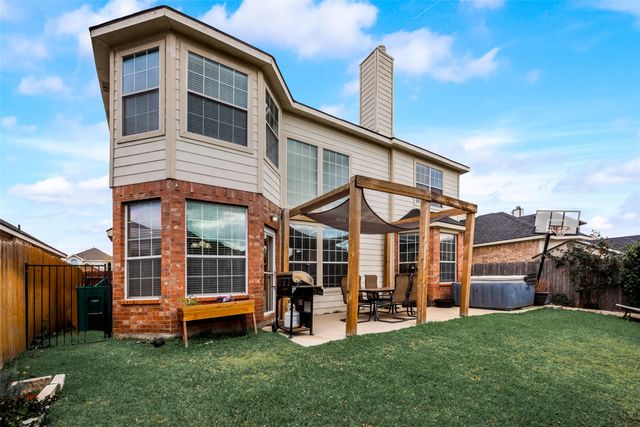 6329 Redeagle Creek Drive, Fort Worth, TX 76179