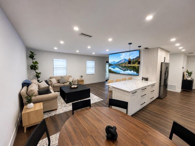 11370 NW 29th Street, Sunrise, FL 33323