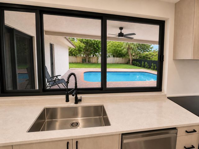 11370 NW 29th Street, Sunrise, FL 33323