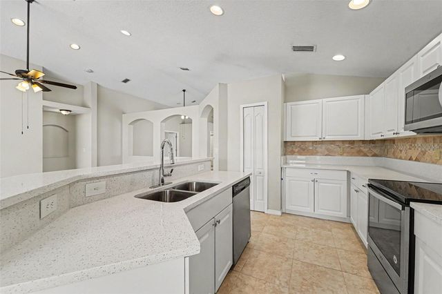22901 HAWK HILL LOOP, Land O Lakes, FL 34639