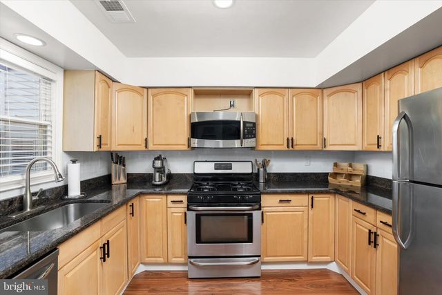 4 INDEPENDENCE CT, Jackson, NJ 08527